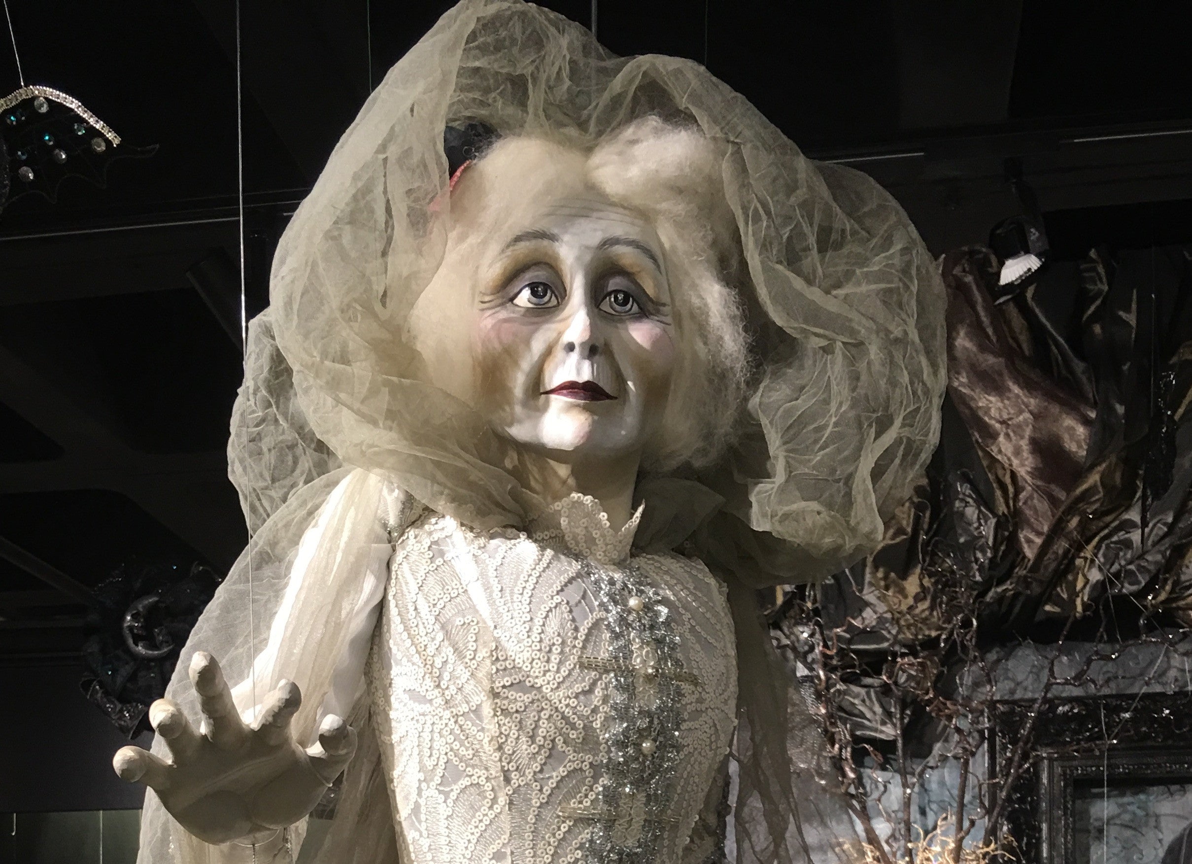 Lady in Mourning - Lifesize Ghost Bride Halloween Prop