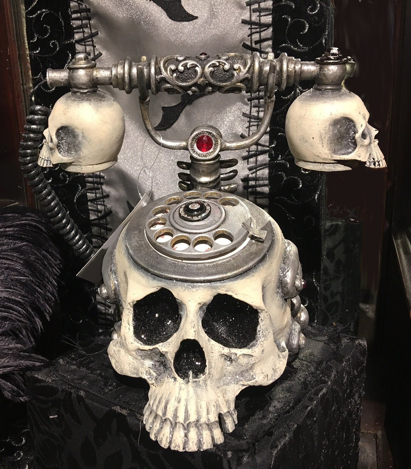 Katherine's Collection Dead & Breakfast Skull Phone Prop